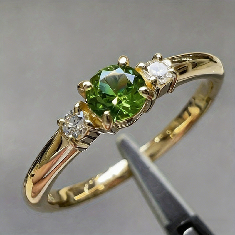 Women's Stylish Four-Prong Setting Ring for Daily Wear